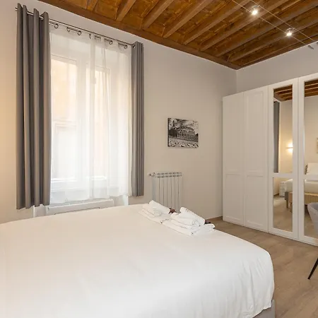 Navona Modern By In Apartamento Roma