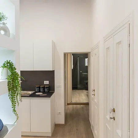 Navona Modern By In Apartamento