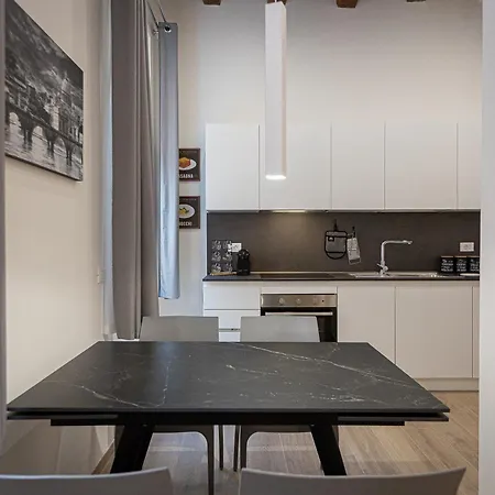 Navona Modern By In Apartamento Roma