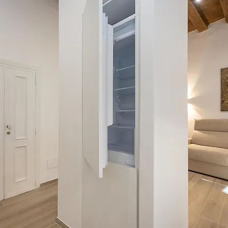 Navona Modern By In Roma