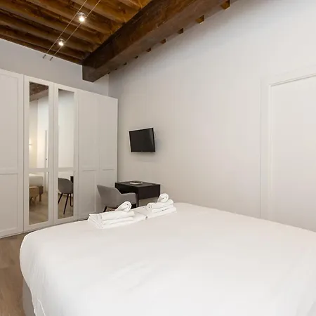 Navona Modern By In Apartamento Roma